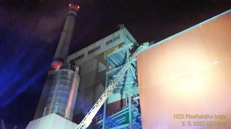 Zásah hasičů u požáru plzeňské teplárny