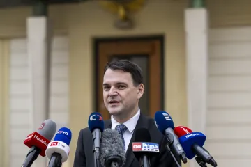 Neočekávám zásadně rozdílné postoje Pavla a vlády, řekl Macinka po schůzce na Hradě