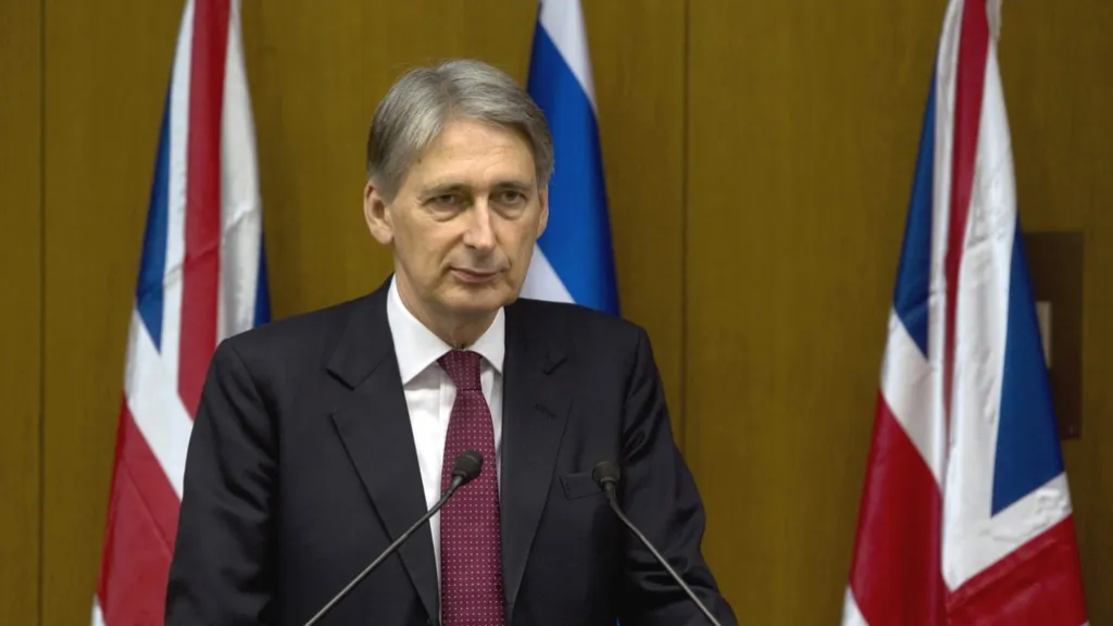 Britský ministr zahraničí Philip Hamond