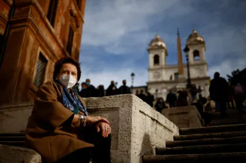 V Itálii budou smět lidé bez covidových pasů jen do obchodů s potravinami, léky a věcmi základní potřeby