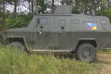 Čeští dobrovolníci na Ukrajině můžou získat obrněné vozidlo. Pomůže jim se záchranou raněných