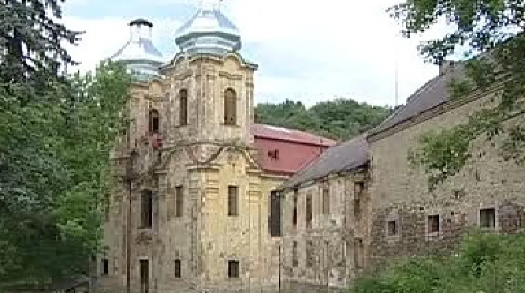 Kostel v obci Skoky na Karlovarsku