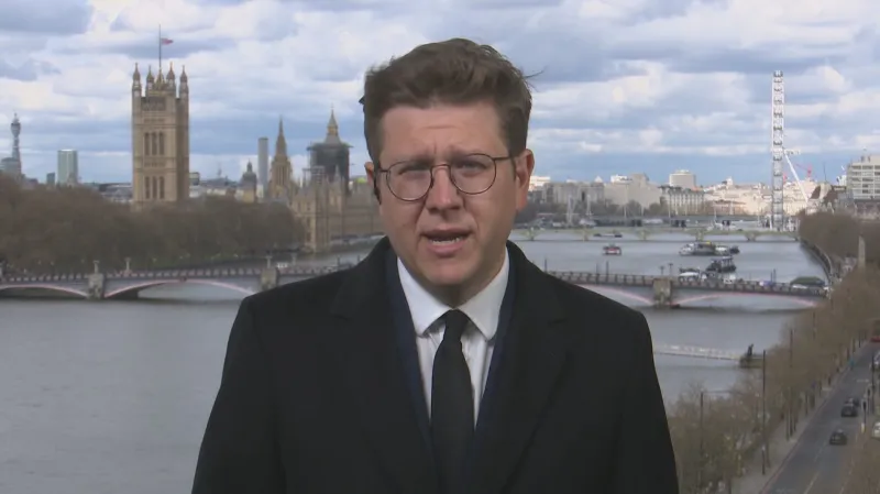 Zpravodaj Vostal komentuje atmosféru a reakce ve Velké Británii po smrti prince Philipa