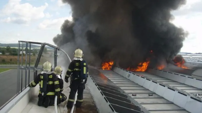 Hořící solární panely