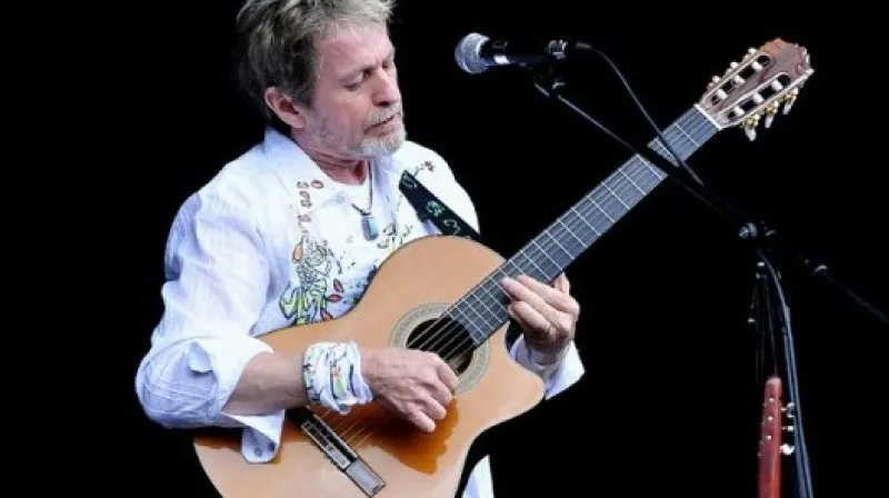 Zpěvák kapely YES Jon Anderson na festivalu Colours of Ostrava