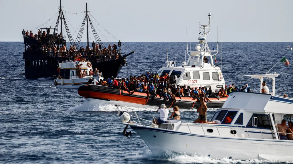 Migranti ve středozemním moři
