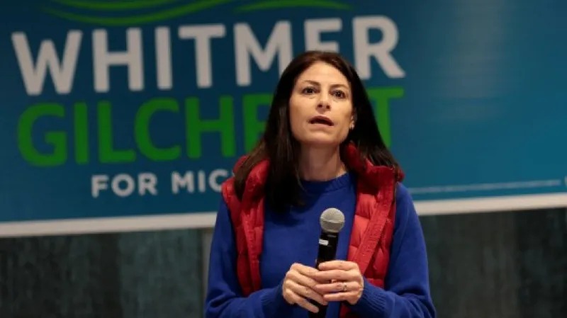 Michiganská generální prokurátorka Dana Nesselová promlouvá ke svým příznivcům během předvolební kampaně,  Autor: Rebecca Cook,  Zdroj: Reuters