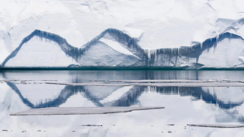 Ledovec na Antarktidě