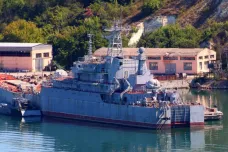 Ukrajinci hlásí zásah výsadkové lodi, kterou Rusové ukořistili při anexi Krymu