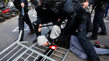 Zásah proti demonstrantům v Katalánsku