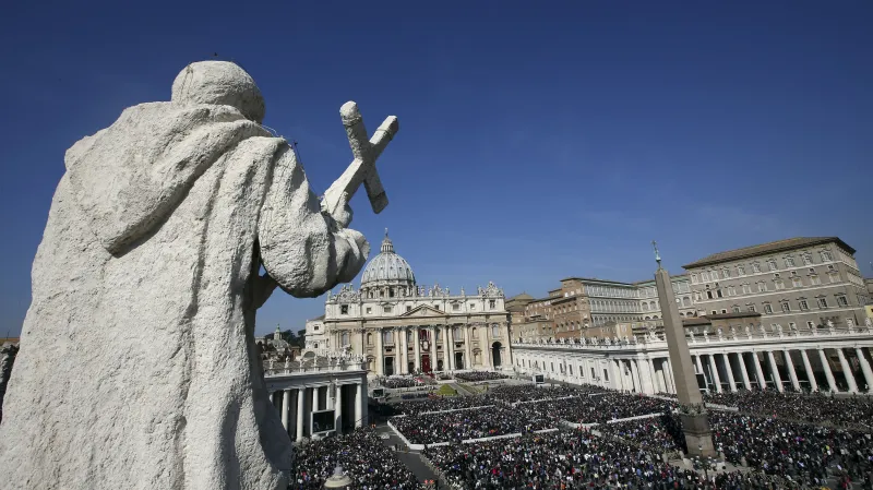 Svatopetrské náměstí o Velikonoční neděli
