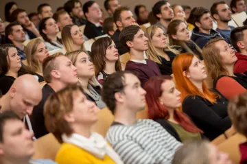 Přihlášky na vysokou školu last minute: Malou naději na přijetí dává psychologie, velkou technika