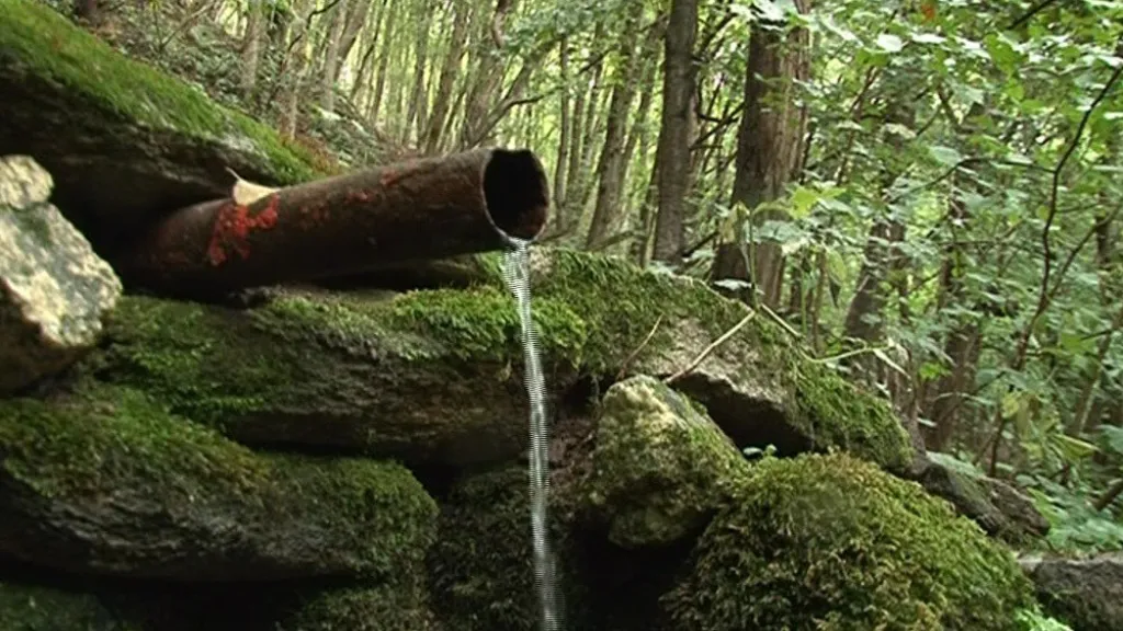 Ve studánkách teče voda málo nebo i vůbec