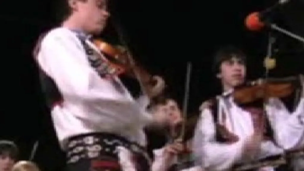 Vstoupení folklorního souboru ve Velké nad Veličkou