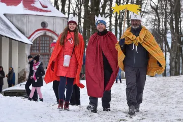 Začala Tříkrálová sbírka. Do ulic vyrazily tisíce koledníků