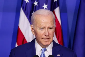 Vyšetřovatel zpochybnil Bidenovu paměť, prezident to odmítl. Kritici poukazují i na Trumpovy přehmaty