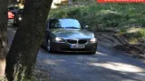 Kolona luxusních BMW na Šumavě