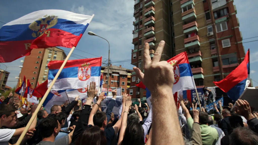 V Kosovské Mitrovici se protestovalo proti dohodě Srbska s Kosovem