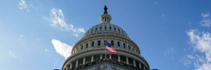 Sněmovna reprezentantů odmítla rezoluci omezující Trumpa v úderech na Írán