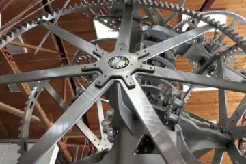 Zakladatel Amazonu začal stavět obří hodiny pro příštích 10 000 let. Budou stát přes 800 milionů