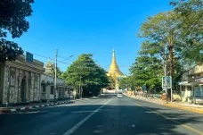 Tichou stávkou prázdných ulic připomněli odpůrci junty rok od převratu v Myanmaru
