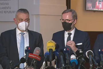 Vláda kvůli inflaci mimořádně zvýší penze, připravila i kompenzace za zrušené adventní trhy