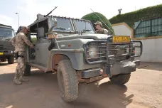 Čeští vojáci v Mali najeli s vozem na výbušninu, jsou v pořádku