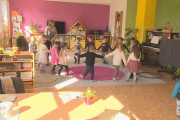 Zápolení o místa ve školkách začíná. Už teď je značný zájem