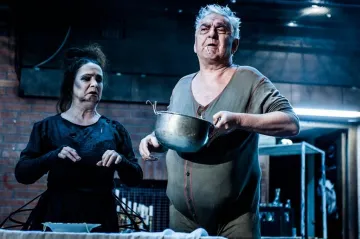 Král Ubu mluví na Provázku o tom, co nás bolí