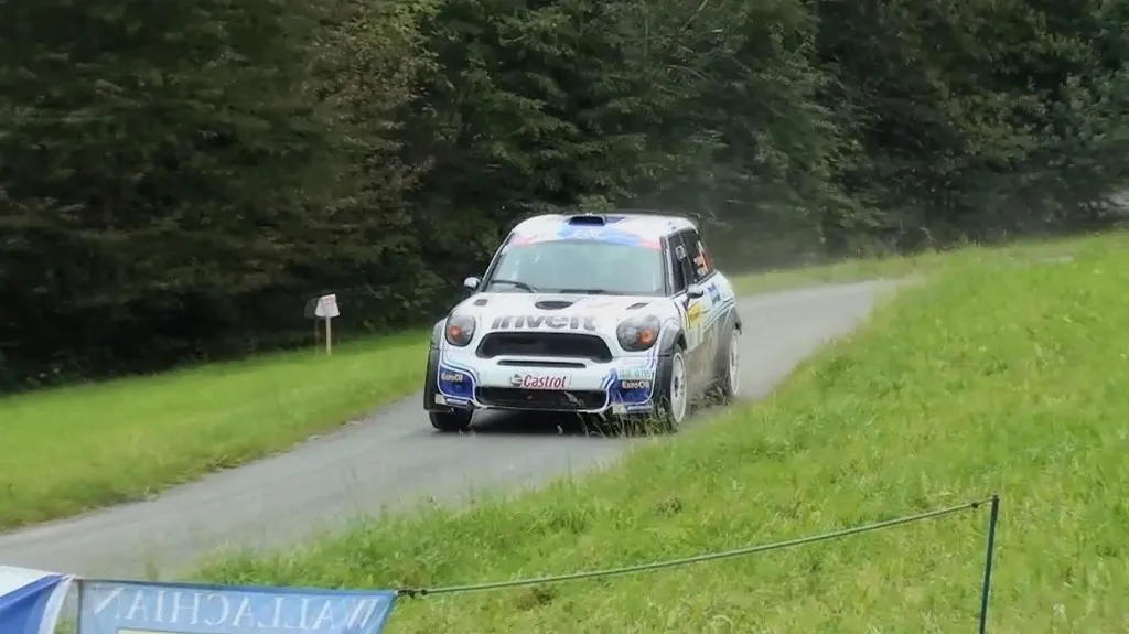 Auto na trase zlínské rallye