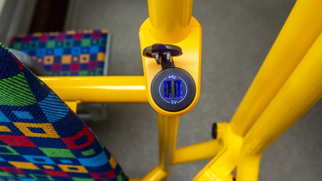 USB nabíječka v MHD města Hradce Králové