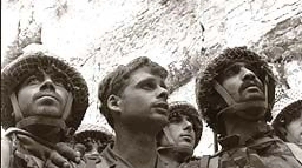 Izraelští vojáci u zdí Jeruzaléma