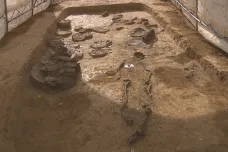 Archeologové našli kousek za Prahou výjimečný hrob pravěkého válečníka