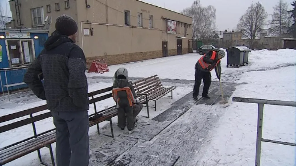 Venkovní práce v mrazivých teplotách není pro každého