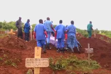 K epidemii eboly se v Kongu přidaly i spalničky. Lidé zdravotníkům nevěří, popsal lékař