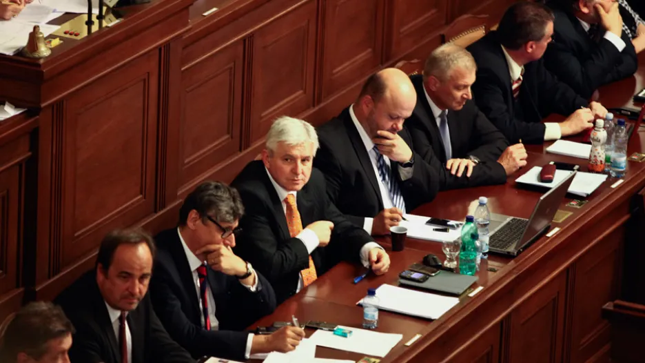 Rusnokův kabinet důvěru nedostal