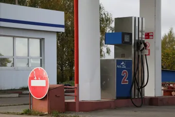 Rusko přechodně zakáže vývoz benzinu, píše TASS