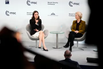 Spolu, nebo vůbec. Finsko chce do NATO vstoupit jen se Švédskem, zopakovala premiérka Marinová