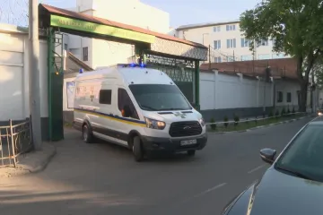 Policie přivezla z Ukrajiny šest Čechů zadržených v případu falešných bankéřů