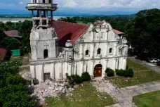 Nedávné zemětřesení změnilo filipínské městečko Tayum k nepoznání