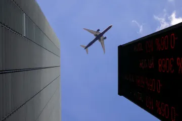 Zájem o létání roste, ale pasažéři se někdy nedostanou do letadla. Mají nárok na odškodnění