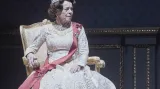Iva Janžurová jako královna Alžběta II. v inscenaci Audience u královny ve Stavovském divadle