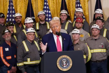 Trump podepsal příkazy na podporu těžby uhlí