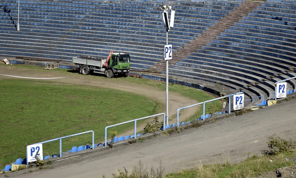 Snímek ze září 2018 v době, kdy krajské zastupitelstvo jednalo o penězích na fotbalovou akademii, která na Bazalech vznikne.