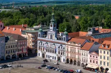 České Budějovice chtějí získat církevní pozemky v lokalitě Děkanská pole. Město podalo určovací žalobu