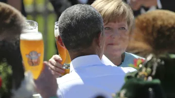 Přátelská atmosféra během setkání Merkelové a Obamy