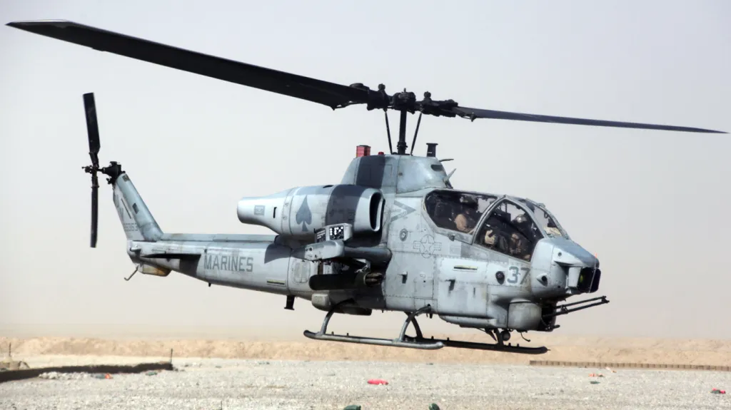 Vrtulník AH-1W Cobra