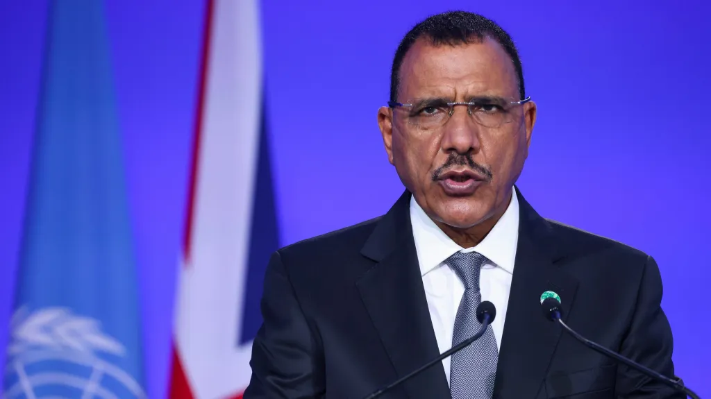 Prezident Nigeru Mohamed Bazoum v roce 2021