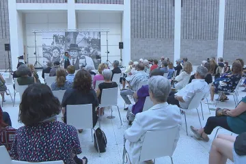 Nová a složitá pravidla. K tanci je potřeba test, nad tři tisíce lidí na akci už ale jen test nestačí