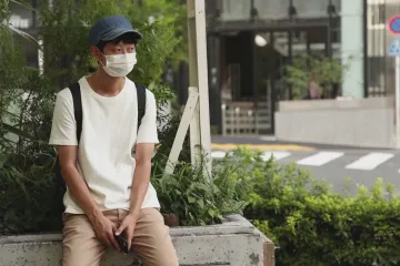 Hodinový zaháleč. Velice zaneprázdněný Japonec nic nedělá a slušně se tím uživí